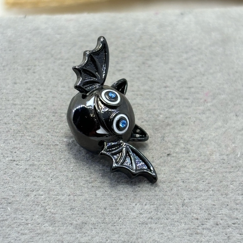 Sterling silver black vampire Dracula  bat Halloween charm bead - Picture 4 of 6